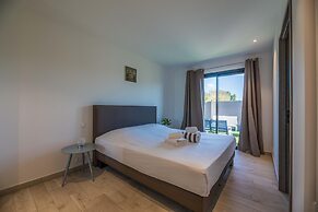 Lecci Retreat Near Cala Rossa Beach