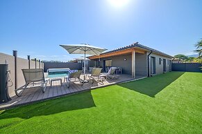 Lecci Retreat Near Cala Rossa Beach