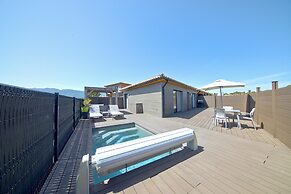 Lecci Retreat Near Cala Rossa Beach