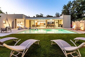 Villa Joy Pool Sauna River Escape