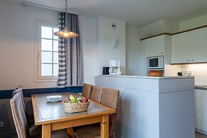 Retreat With Garden or Golf Views