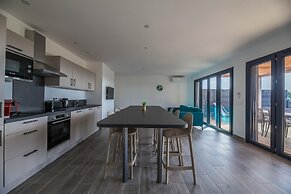 Lecci Villa With Outdoor Pools