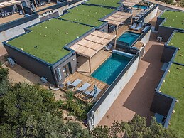 Lecci Villa With Outdoor Pools