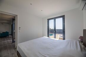 Lecci Villa With Outdoor Pools