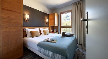 Mountain View Retreat With Balcony for 8
