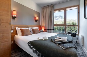 Mountain View Retreat With Balcony for 8