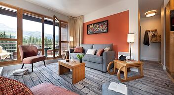 Mountain View Retreat With Balcony for 8