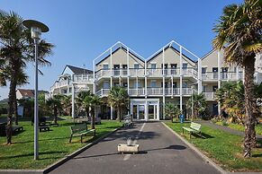 Courseulles Family Apartment for 6