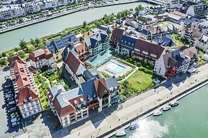 Deauville Duplex for 6 With Terrace