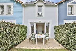 Coast Home With Play Area