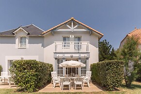 Coast Home With Play Area
