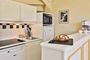 Coast Home With Play Area