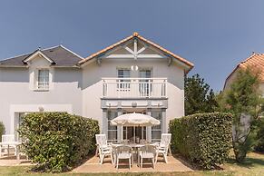 Coast Home With Play Area