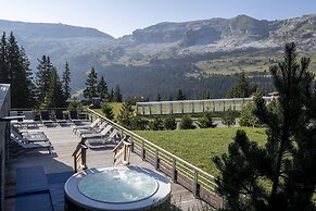 Retreat With Spa Access