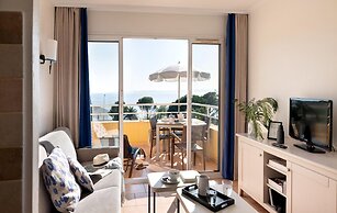 Stunning 4-person Sea View Haven