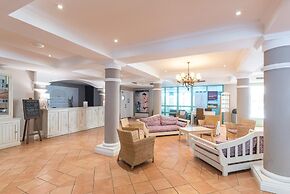 Stunning 4-person Sea View Haven