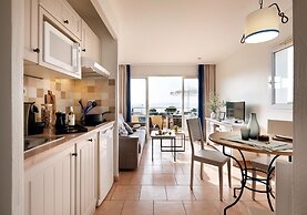 Stunning 4-person Sea View Haven