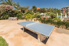 Stunning 4-person Sea View Haven