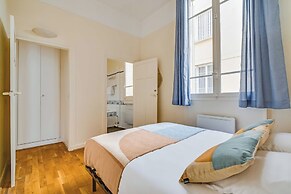 1bdr/2p Apt - Near Monceau et Arc de Triomphe
