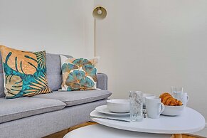 1bdr/2p Apt - Near Monceau et Arc de Triomphe