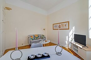 1bdr/2p Apt - Near Monceau et Arc de Triomphe