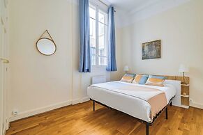 1bdr/2p Apt - Near Monceau et Arc de Triomphe