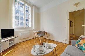 1bdr/2p Apt - Near Monceau et Arc de Triomphe