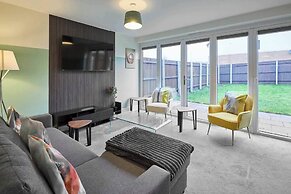 House Sleeps 8 With Wifi