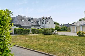 Scenic 6-person Duplex Retreat