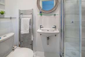 Firefly House Central Cowes