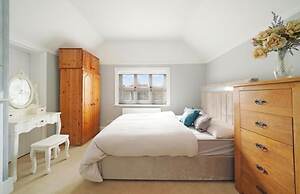 Grade 2 Listed 20 Mins to Baker Street Sleeps 17
