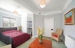 Grade 2 Listed 20 Mins to Baker Street Sleeps 17