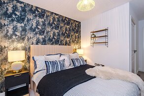 Modern 2BR Apartment Leeds Centre