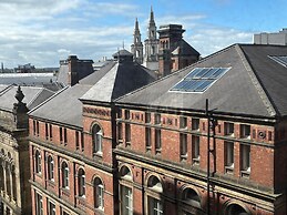 Modern 2BR Apartment Leeds Centre