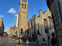 Modern 2BR Apartment Leeds Centre