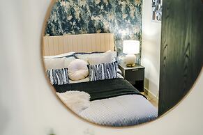 Modern 2BR Apartment Leeds Centre
