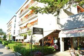 Beachside Flat With Balcony in a Great Area