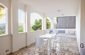 Lilium Gaeta Apartment by Mamo Florence