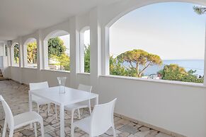 Lilium Gaeta Apartment by Mamo Florence