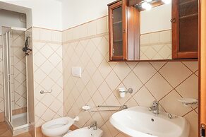Lilium Gaeta Apartment by Mamo Florence