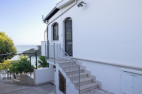 Lilium Gaeta Apartment by Mamo Florence
