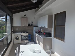 Lilium Gaeta Apartment by Mamo Florence