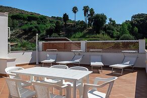 Lilium Ariana Apartment by Mamo Florence