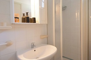 Lilium Ariana Apartment by Mamo Florence