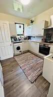 Apartment Sleeps 2 With Parking