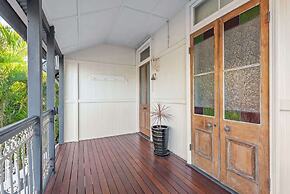 Comfy Character Qldr ~ 3bed House W/parking