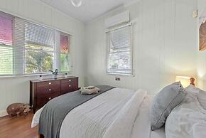 Comfy Character Qldr ~ 3bed House W/parking