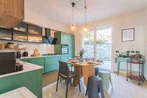 Villa Olivo With Garden & Pool