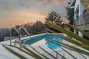 Villa Olivo With Garden & Pool