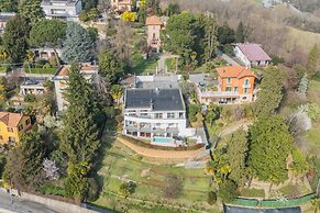 Villa Olivo With Garden & Pool